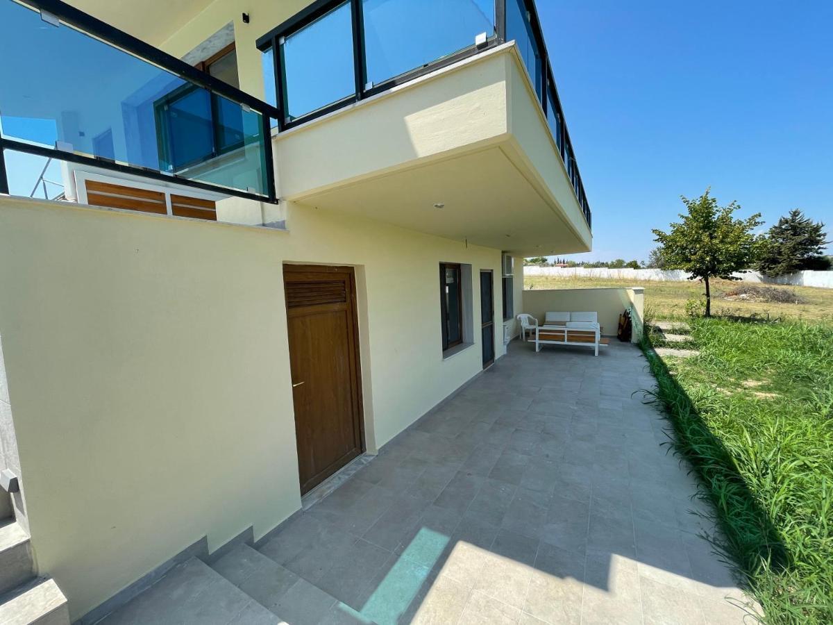 Serenity House Епаноми Екстериор снимка