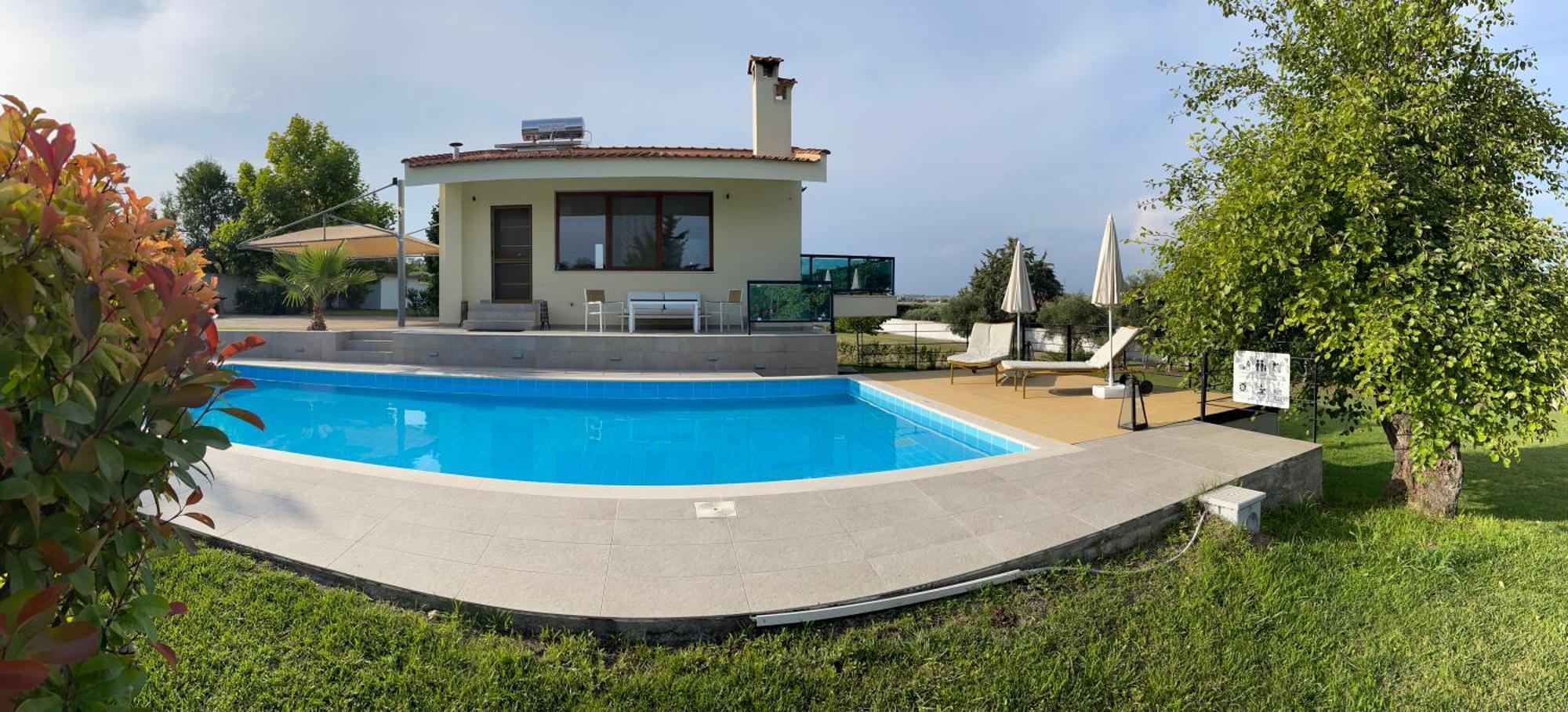 Serenity House Епаноми Екстериор снимка